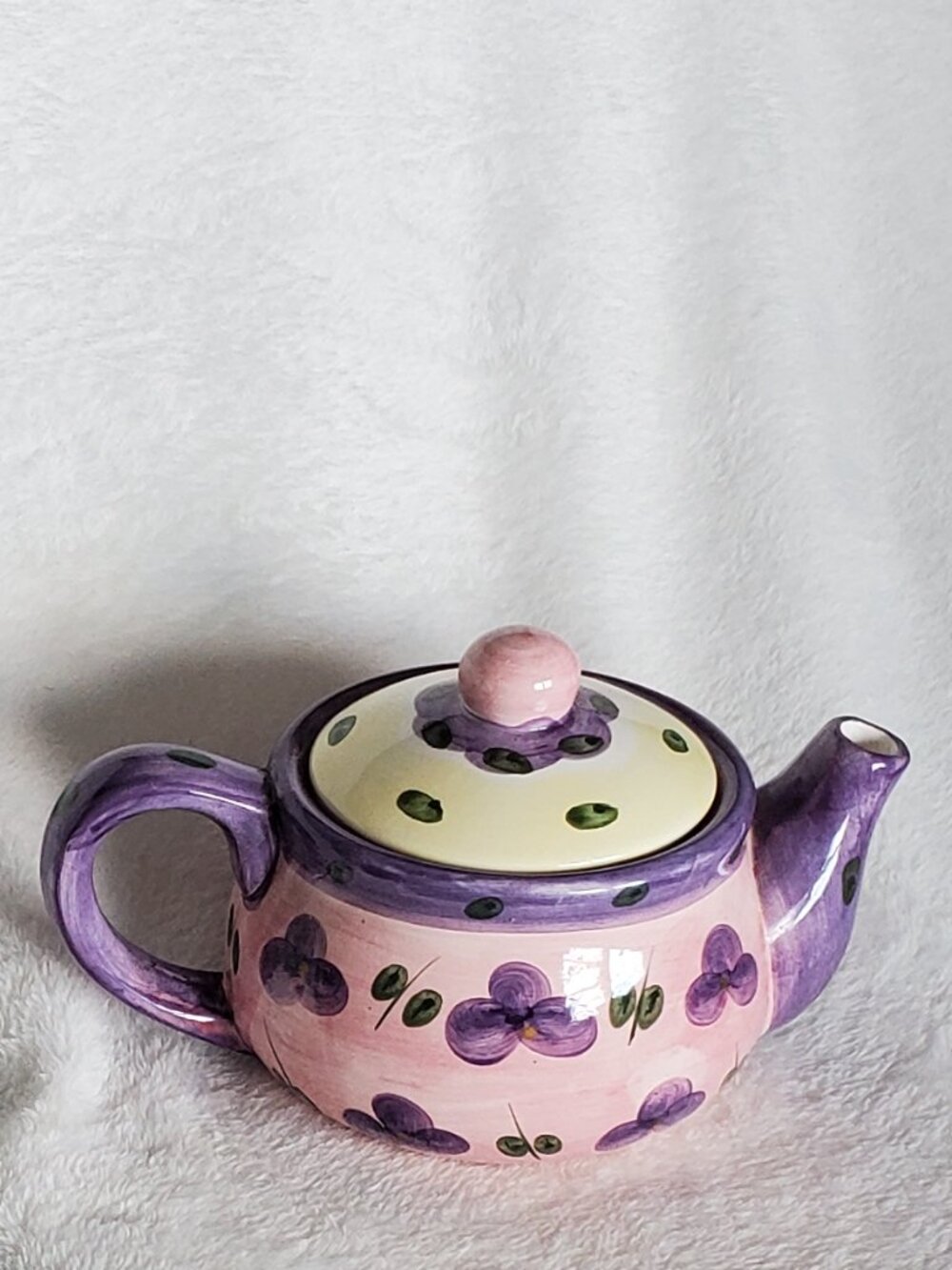 Ceramic Teapot hand-painted Floral Pattern with brilliant colors EUC! see photos